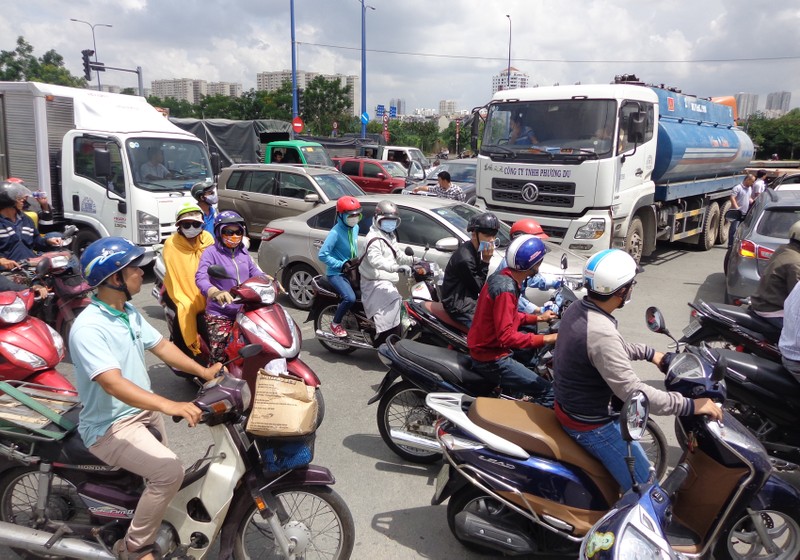 TP.HCM: Sở GTVT kiến nghị 10 giải pháp giảm kẹt xe - ảnh 4