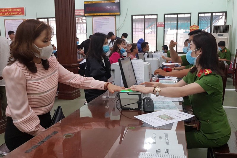 10 thắc mắc thường gặp về thẻ CCCD gắn chip | Bạn đọc | PLO