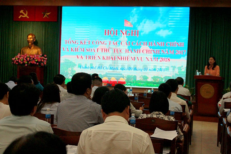 Thanh tra công vụ đột xuất chấn chỉnh thái độ cán bộ - ảnh 1