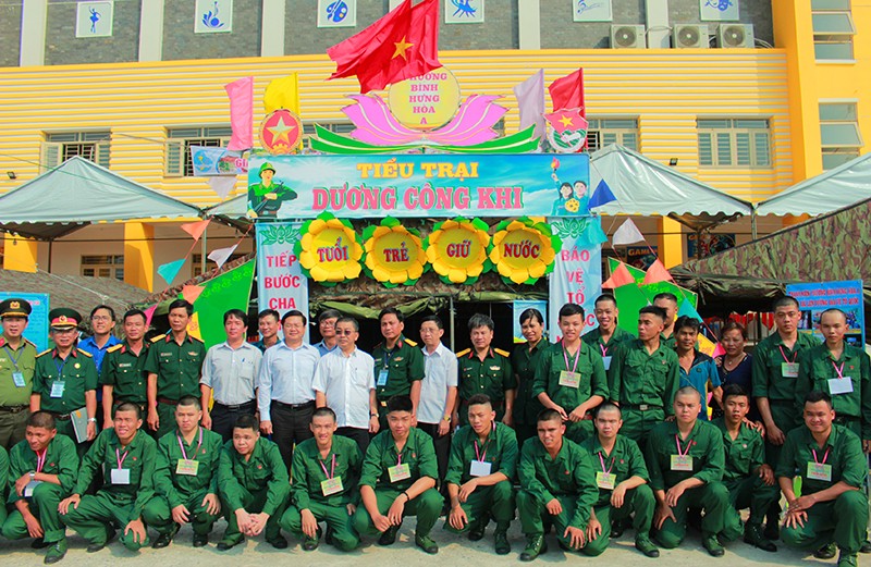 Sau đời cha, đến đời con hăng hái lên đường nhập ngũ - ảnh 2