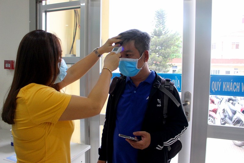 Bình Tân cách ly 2 hiệu trưởng, 1 chuyên viên vì đi đám giỗ - ảnh 1