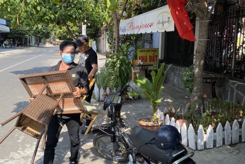 TP.HCM kiểm tra, phạt người không đeo khẩu trang nơi công cộng - ảnh 1