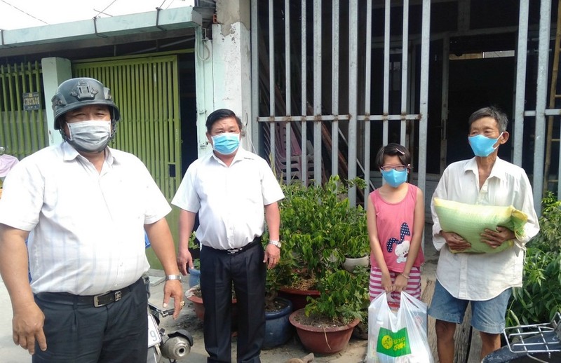 Hàng ngàn người bán vé số, khó khăn được hỗ trợ - ảnh 1