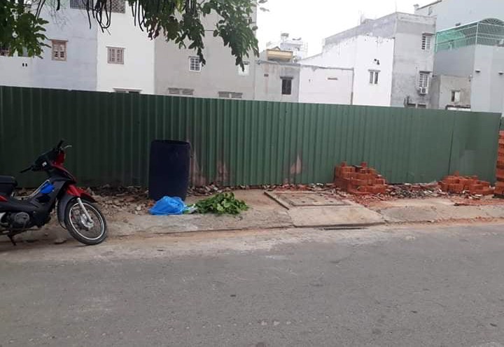 Quận Bình Tân: Bé trai sơ sinh 3 ký bị bỏ rơi trong thùng rác - ảnh 1