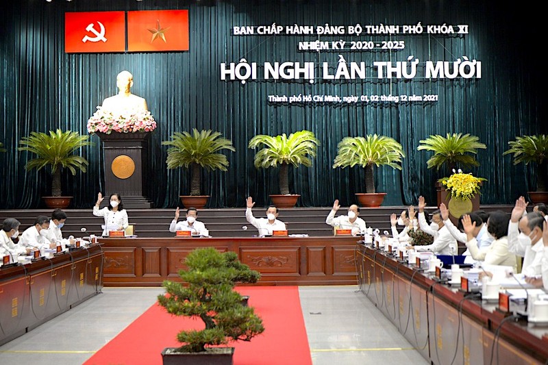 bi-thu-nen-hoi-nghi-thanh-uy