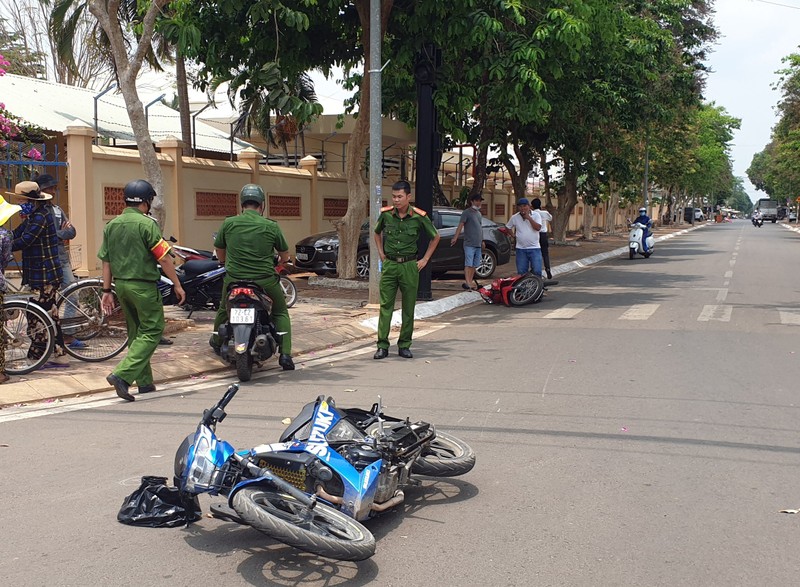 Bà Rịa-Vũng Tàu: Thầy giáo và học sinh phối hợp bắt 2 kẻ cướp  - ảnh 1