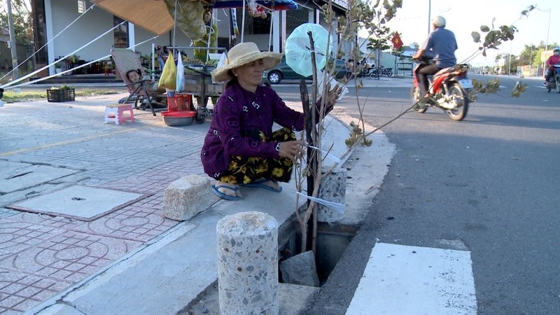 Bà Rịa- Vũng Tàu: Truy tìm kẻ trộm nắp đậy hố thoát nước - ảnh 1