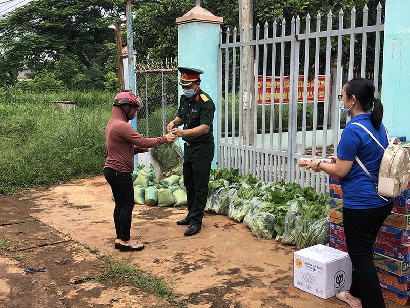 Siêu thị 0 đồng di động giúp người dân khó khăn vì COVID-19 - ảnh 2