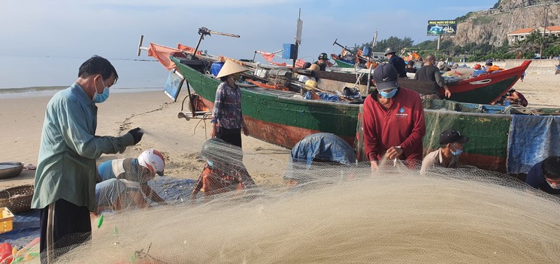 Ngư dân Vũng Tàu phấn khởi đi biển trở lại sau hơn 2 tháng giãn cách  - ảnh 1