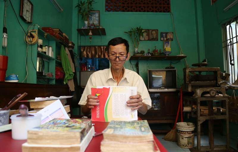 Vị cứu tinh của hàng ngàn người mê sách cũ ở Sài Gòn - ảnh 1