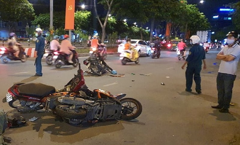 TP.HCM: Tai nạn giữa 3 xe máy, 1 người thiệt mạng  - ảnh 2
