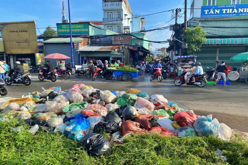 Bãi rác ô nhiễm, cản trở giao thông đã được xử lý. Ảnh: LƯU ĐỨC 1