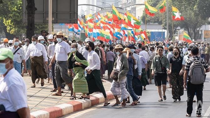 Myanmar: Nhóm ủng hộ quân đội đụng độ nhóm phản đối chính biến - ảnh 3