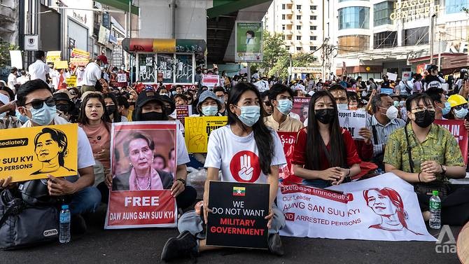 Myanmar: Nhóm ủng hộ quân đội đụng độ nhóm phản đối chính biến - ảnh 1