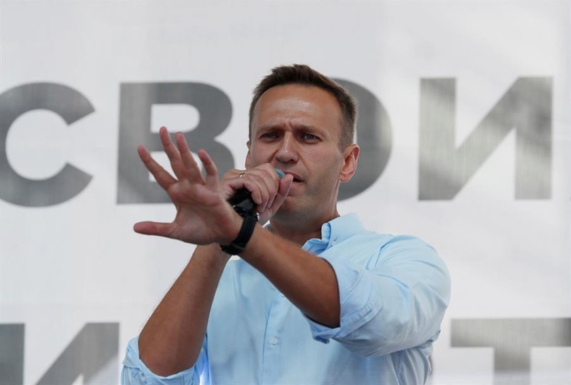 Trợ lý nói sức khỏe ông Navalny xấu đi, có thể gặp nguy hiểm  - ảnh 1