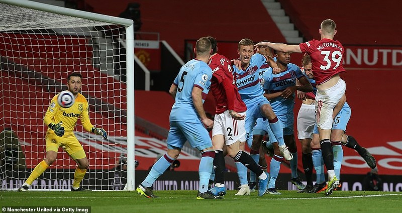 Bàn phản lưới nhà giúp MU có chiến thắng tại Old Trafford - ảnh 3