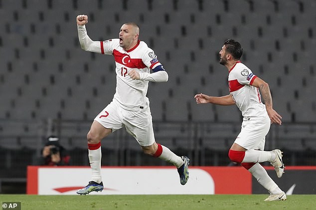 Vòng loại World Cup: Các ‘ông lớn’ cùng gặp khó trận mở màn - ảnh 1