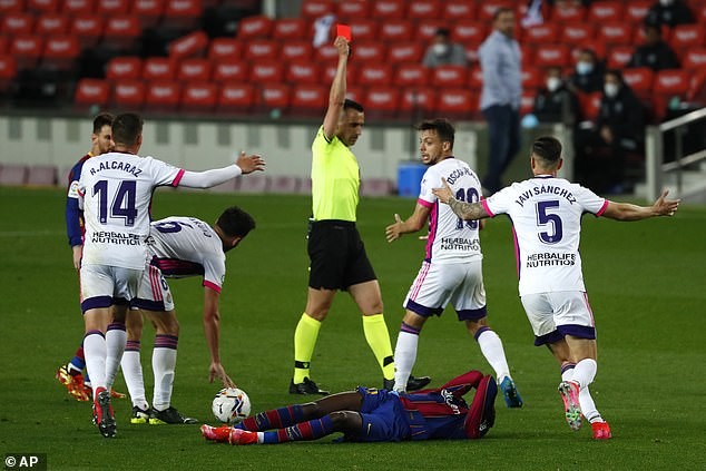 Thắng kịch tính, Barcelona đe dọa ngôi đầu của Atletico Madrid - ảnh 2