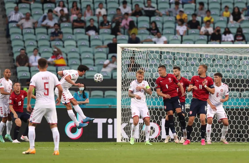 Bùng nổ trong hiệp một, Đan Mạch hạ Czech vào bán kết Euro 2020 - ảnh 1