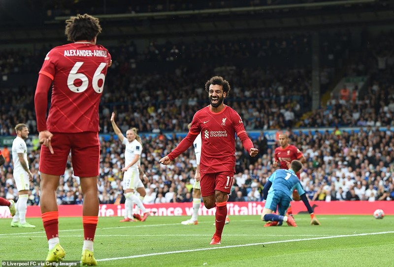 Salah ghi bàn thứ 100, Liverpool đua ngôi đầu với MU và Chelsea - ảnh 2