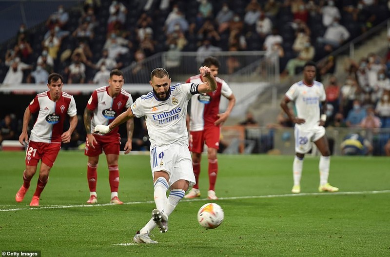 Benzema lập hat-trick, Real Madrid thắng ngược Celta Vigo lên đầu bảng - ảnh 6