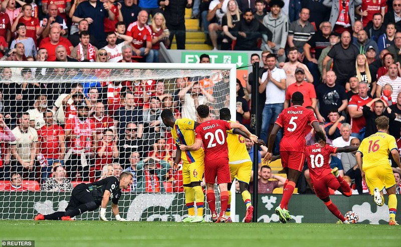 Liverpool lên đầu bảng, Arsenal thắng trận thứ hai nhờ siêu phẩm đá phạt - ảnh 3