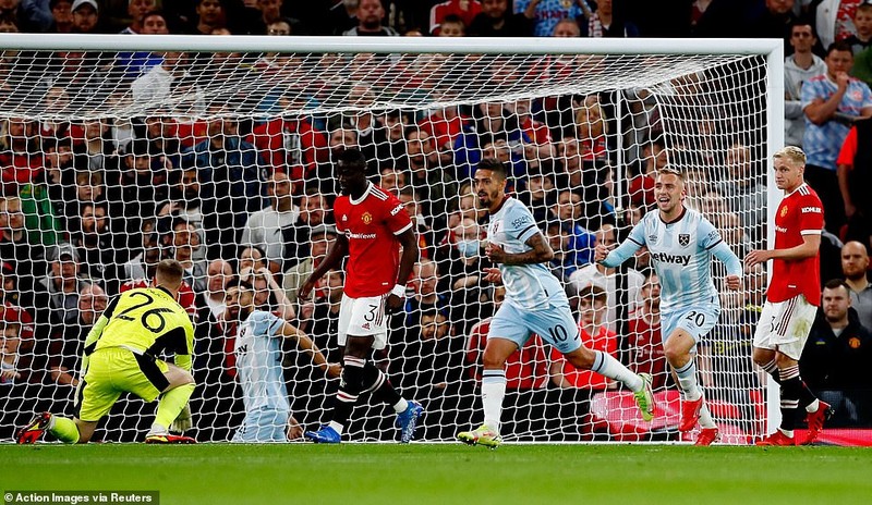 MU bị loại khỏi Carabao Cup, Chelsea và Tottenham thắng loạt “đấu súng”  - ảnh 2