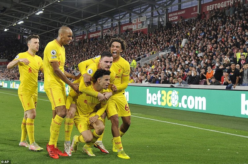 Liverpool chật vật chia điểm Brentford trong cơn mưa bàn thắng - ảnh 7