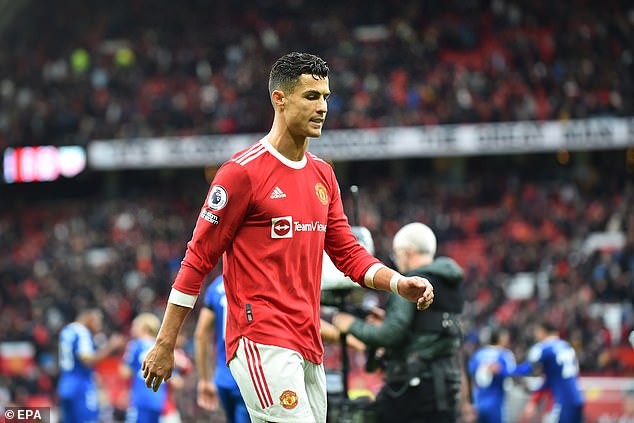 Sao Everton kể chuyện đổi áo với Ronaldo, huyền thoại MU bênh vực Solskjaer - ảnh 3