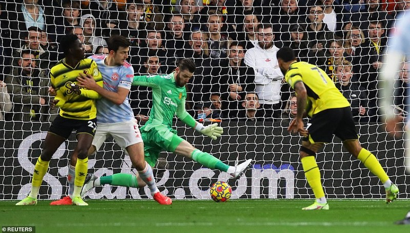 Hàng thủ lỏng lẻo khiến MU thua “phơi áo” trên sân Watford - ảnh 3