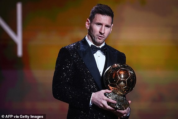 Messi chính thức giành quả bóng vàng thứ 7  - ảnh 2