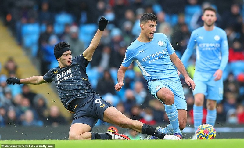 Sterling ghi bàn 100 tại Premier League, Man. City giữ vững ngôi đầu - ảnh 2