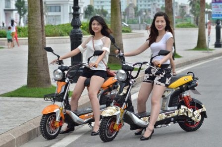 Bộ Tài chính muốn siết kiểm tra thuế xe máy điện - ảnh 1