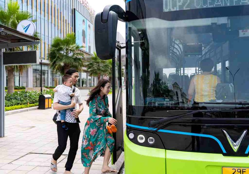 Háo hức trải nghiệm xe buýt điện đầu tiên của VinBus - ảnh 6