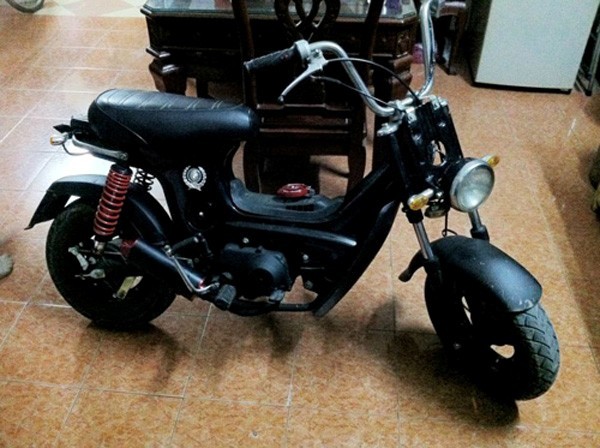 Những chiếc xe máy độc có giá mềm của sao Việt