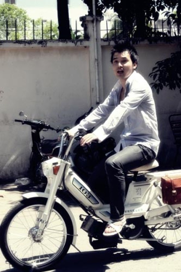 Những chiếc xe máy độc có giá mềm của sao Việt