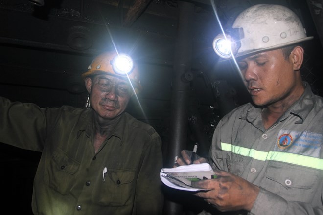 Những chuyện ghi từ dưới… 'âm phủ': Làm than như quân đội đánh giặc… - ảnh 1