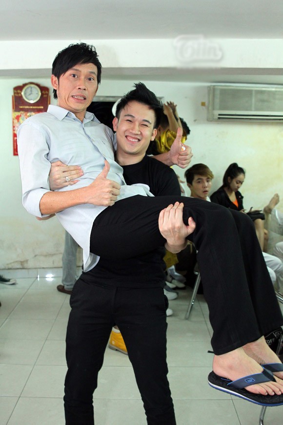 Dương Triệu Vũ lần đầu tiết lộ đời tư của anh trai Hoài Linh | Văn hóa | PLO