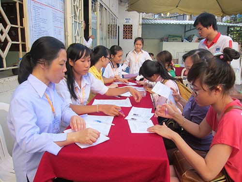 Ngày thi đầu tiên: Sĩ tử được chăm sóc đến... 'tận răng' - ảnh 14