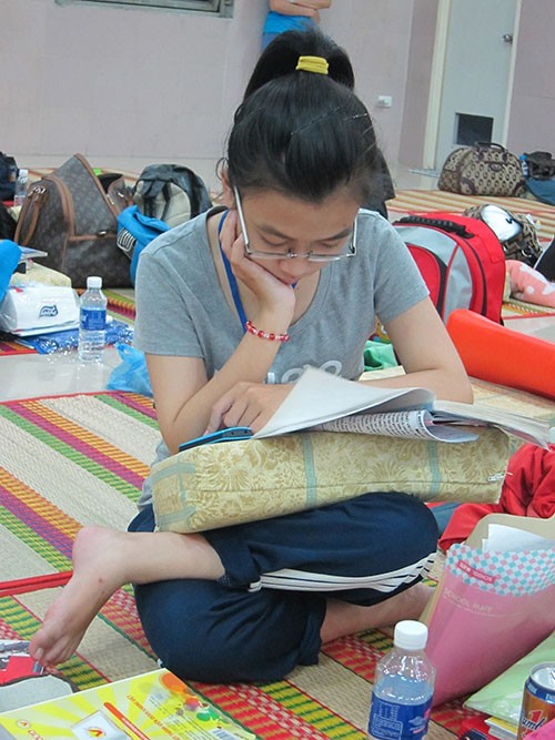 Ngày thi đầu tiên: Sĩ tử được chăm sóc đến... 'tận răng' - ảnh 17