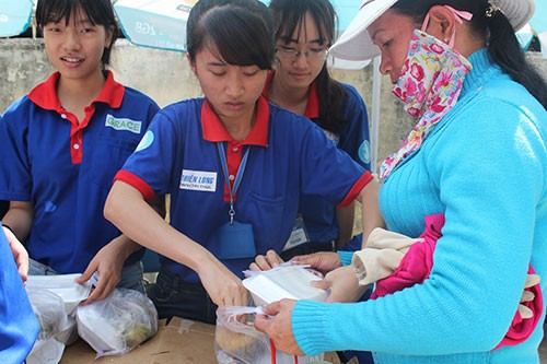 Ngày thi đầu tiên: Sĩ tử được chăm sóc đến... 'tận răng' - ảnh 4