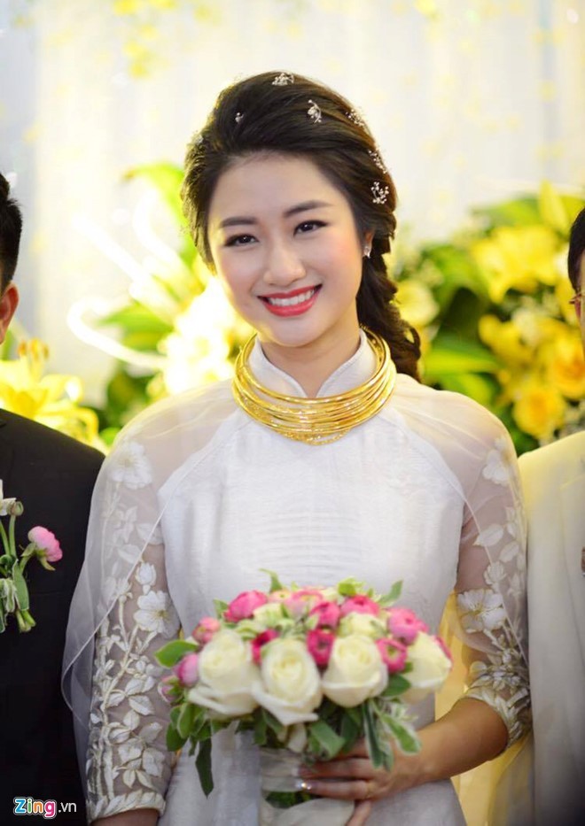 Hoa hậu Thu Ngân xinh đẹp tại lễ đính hôn | Văn hóa | PLO