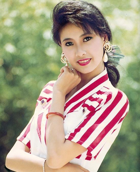 Hoa hậu Hà Kiều Anh khoe dáng gợi cảm trước biển - ảnh 3