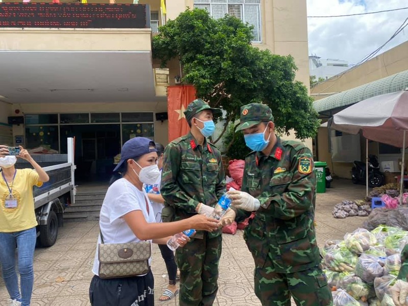 Ca sĩ Phương Thanh, Tuấn Hưng, Xuân Lan hỗ trợ người dân và tuyến đầu chống dịch - ảnh 2