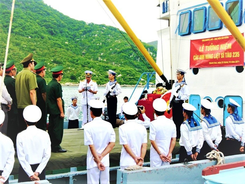 Vùng biển Ninh Vân - nơi 'con tàu không số 235' phát nổ vang trời - ảnh 1