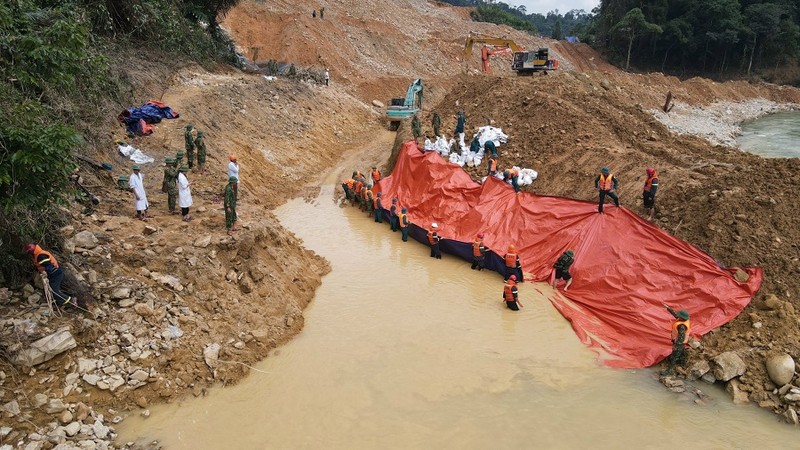 Nối lại tìm kiếm công nhân mất tích ở Rào Trăng 3 vào ngày 23-6 - ảnh 1