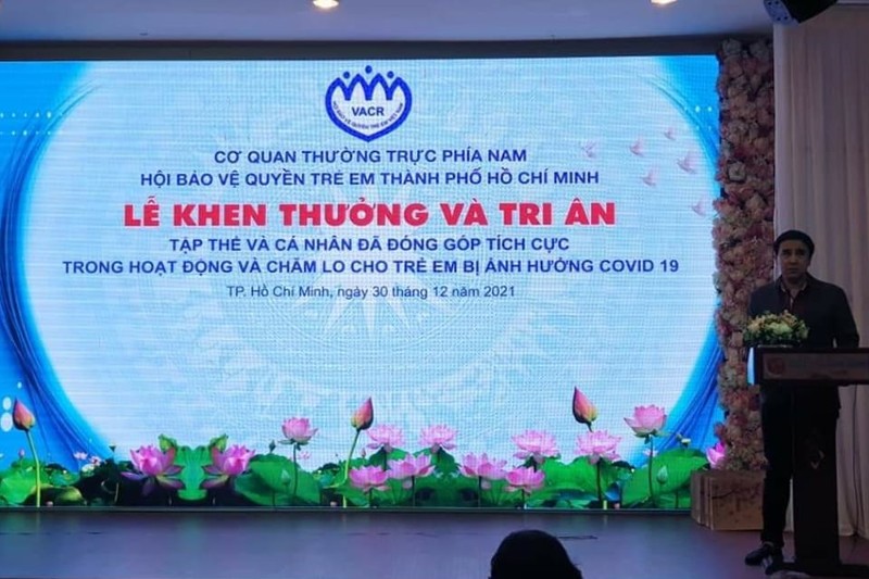 MC Quyền Linh nghẹn ngào nhớ lại những ngày cùng bà con chống COVID-19 - ảnh 4