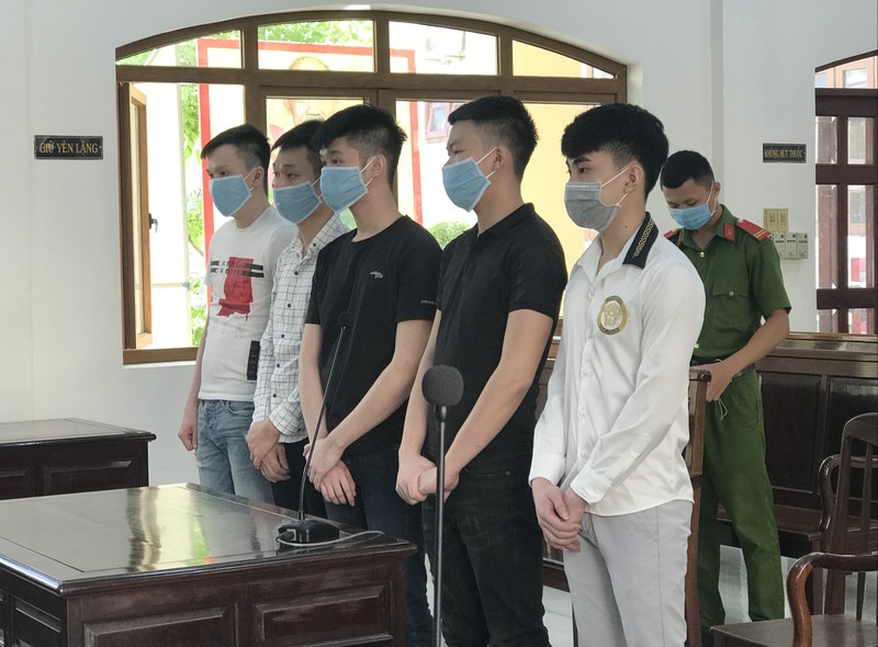 5 thanh niên hầu tòa vì mua đi bán lại - ảnh 1