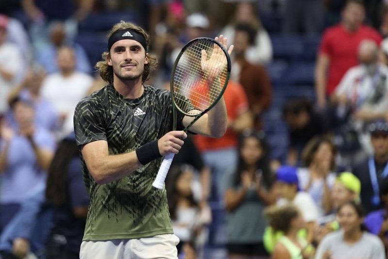 Clip sức trẻ Tsitsipas thắng chật vật lão tướng Murray - ảnh 2