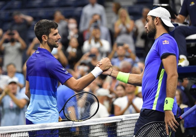 Djokovic cọc cằn: 'Đừng hỏi tôi về lịch sử!' - ảnh 1